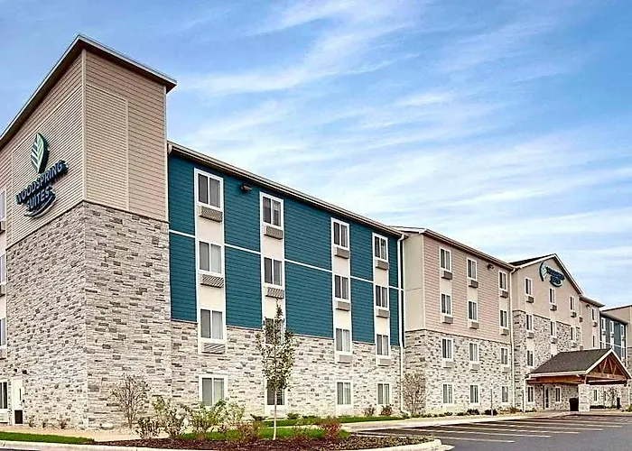Woodspring - Chicago Carol Stream