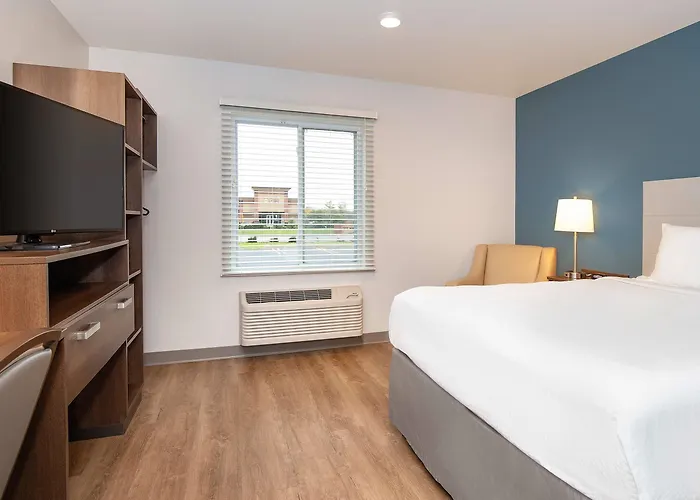 Woodspring - Chicago Carol Stream
